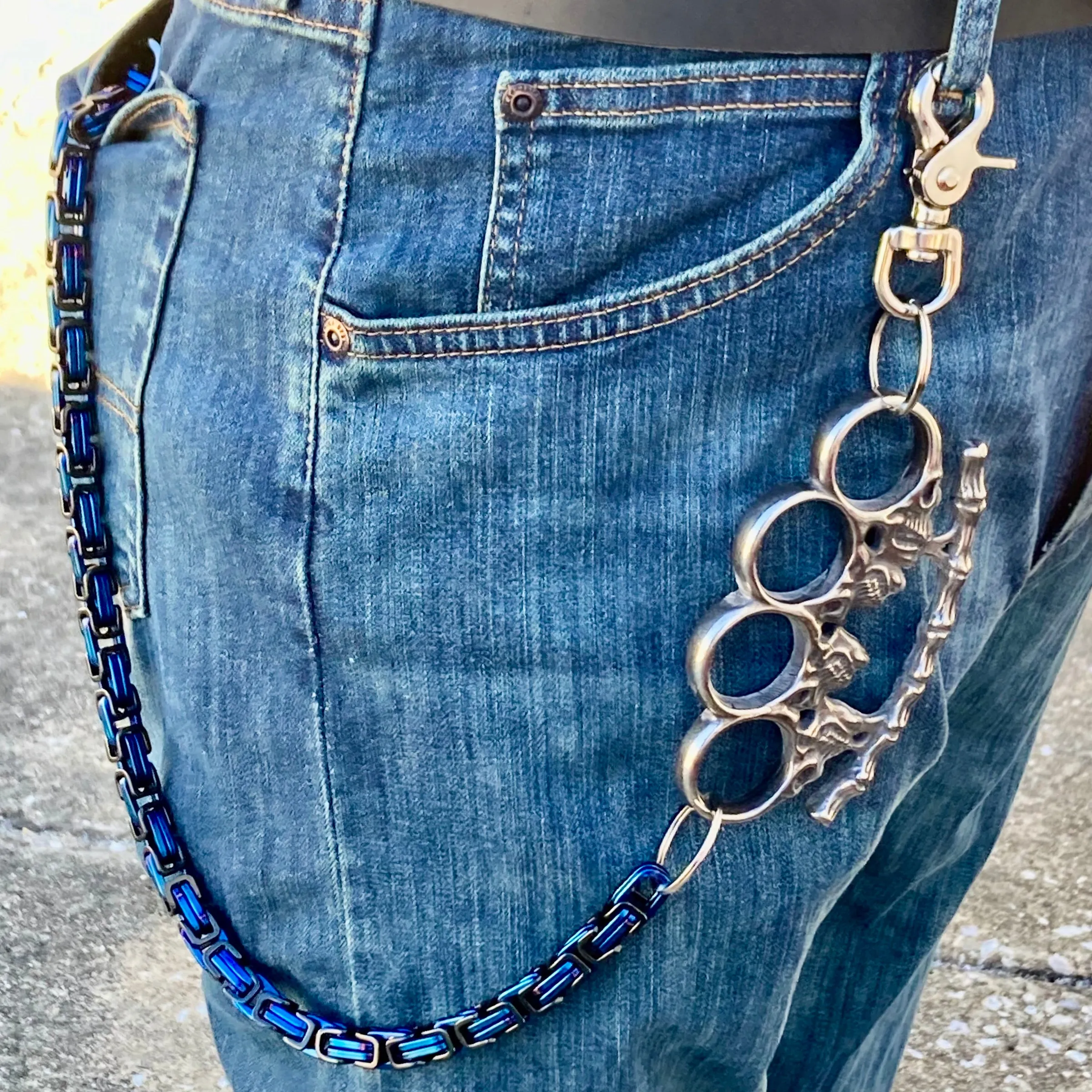 Four Finger Wallet Chain - Blue & Black Daytona Heritage - W/ Galvanized Skull Four Finger Ring 31 - WCK-16